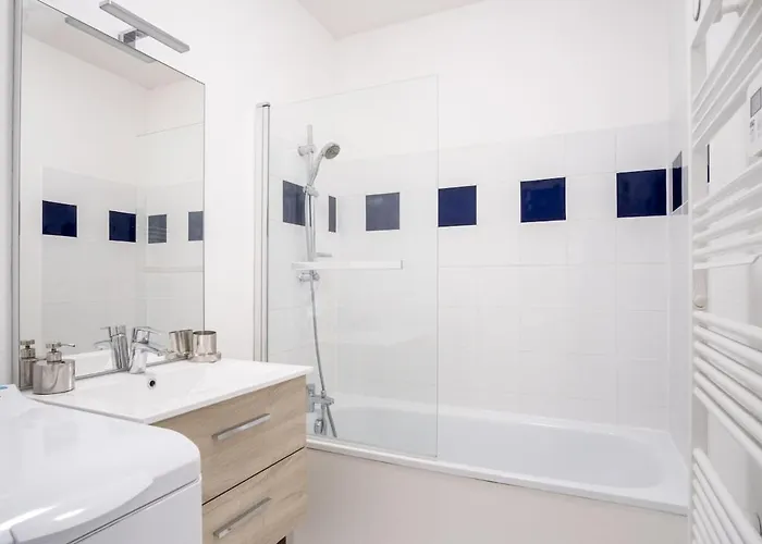 Bright 2-bedroom With Balcony Near Airport Mérignac
