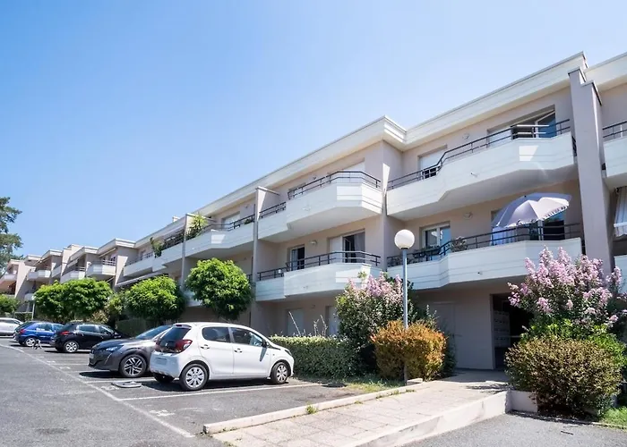 Bright 2-bedroom With Balcony Near Airport * Mérignac